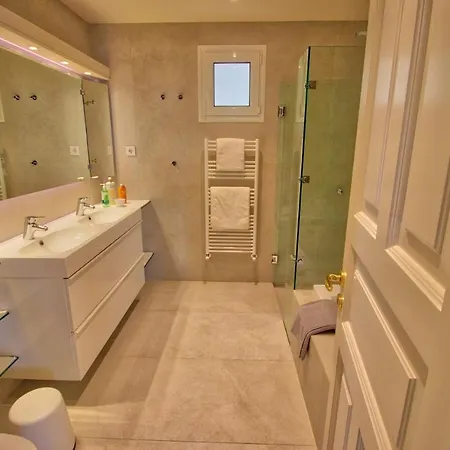 Βίλα Paleopetres La Chataigne - Private Pool - Sea Views - Corfu Town - Kastanéa